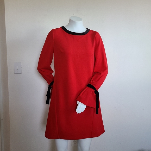 Donna Morgan Dresses & Skirts - Donna Morgan- US Size 8- Long Sleeved dress
